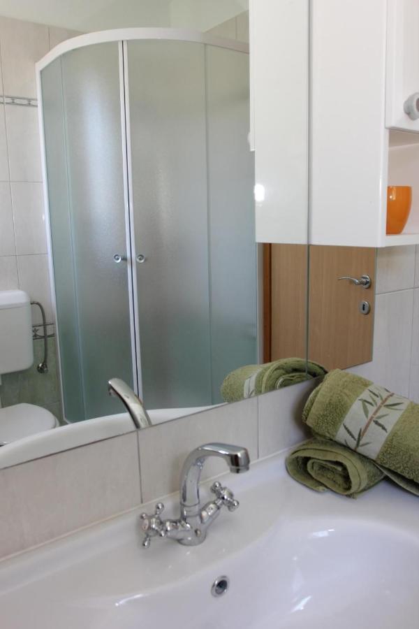 Holiday House Pine Tree Nerezisca Luaran gambar
