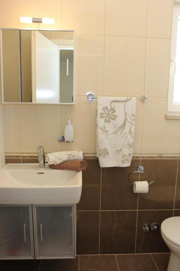 Holiday House Pine Tree Nerezisca Luaran gambar